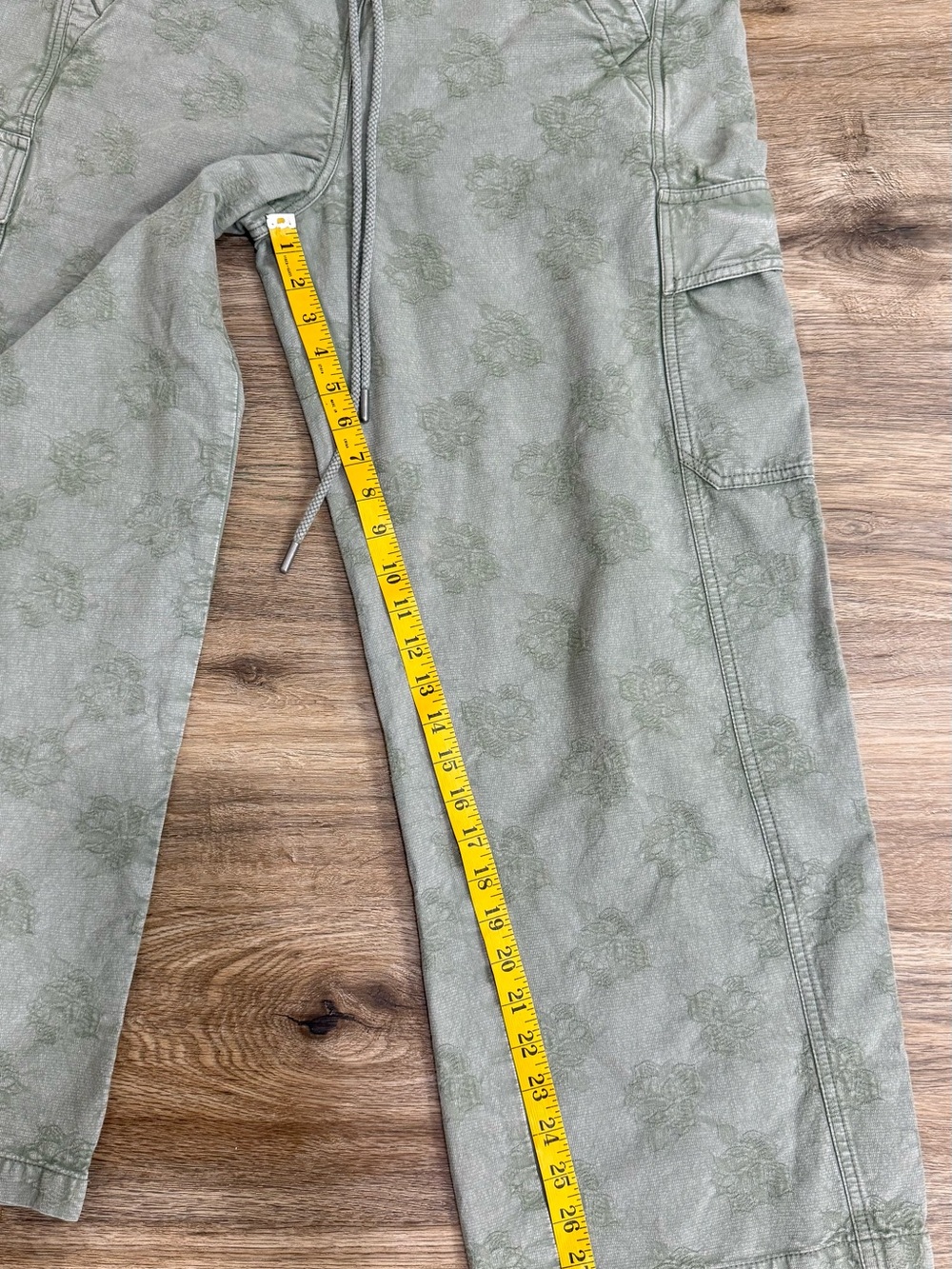 Pilcro Izzie Relaxed Full-Length Cargo Barrel Pants Size S NWOT - Picture 9 of 13